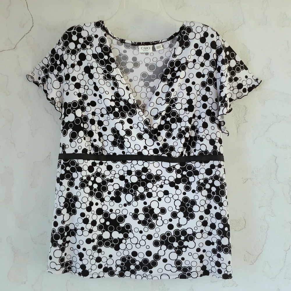 CATO top, cross chest empire waist, ruffle edge flutter sleeves, Sz. 18/20 (1X)